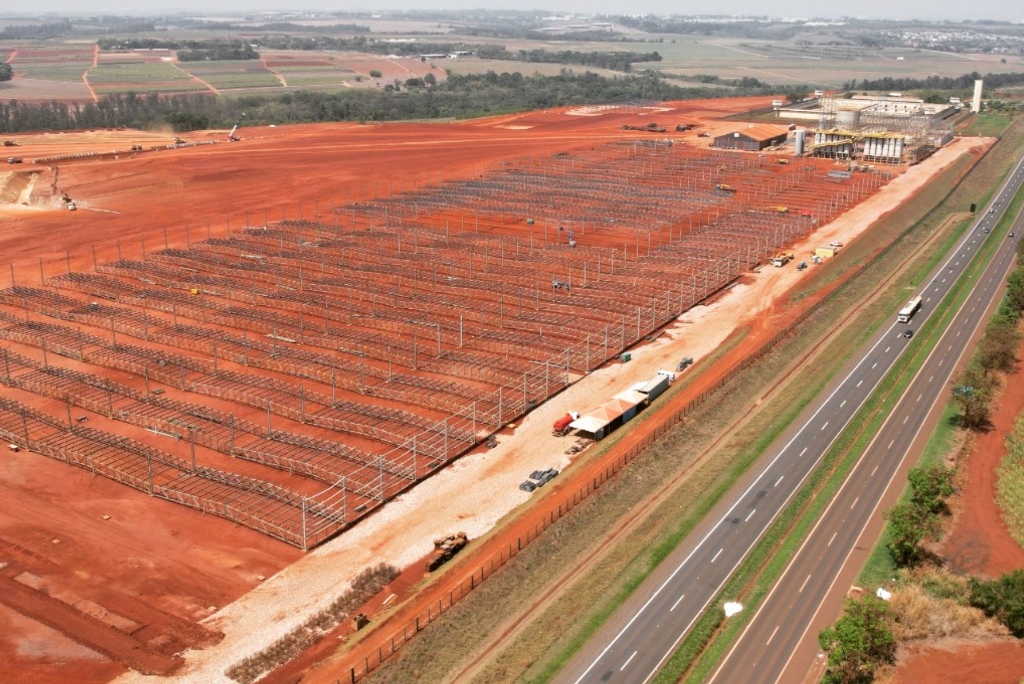 Projeto de construção metálica - Mais de 100.000 m²